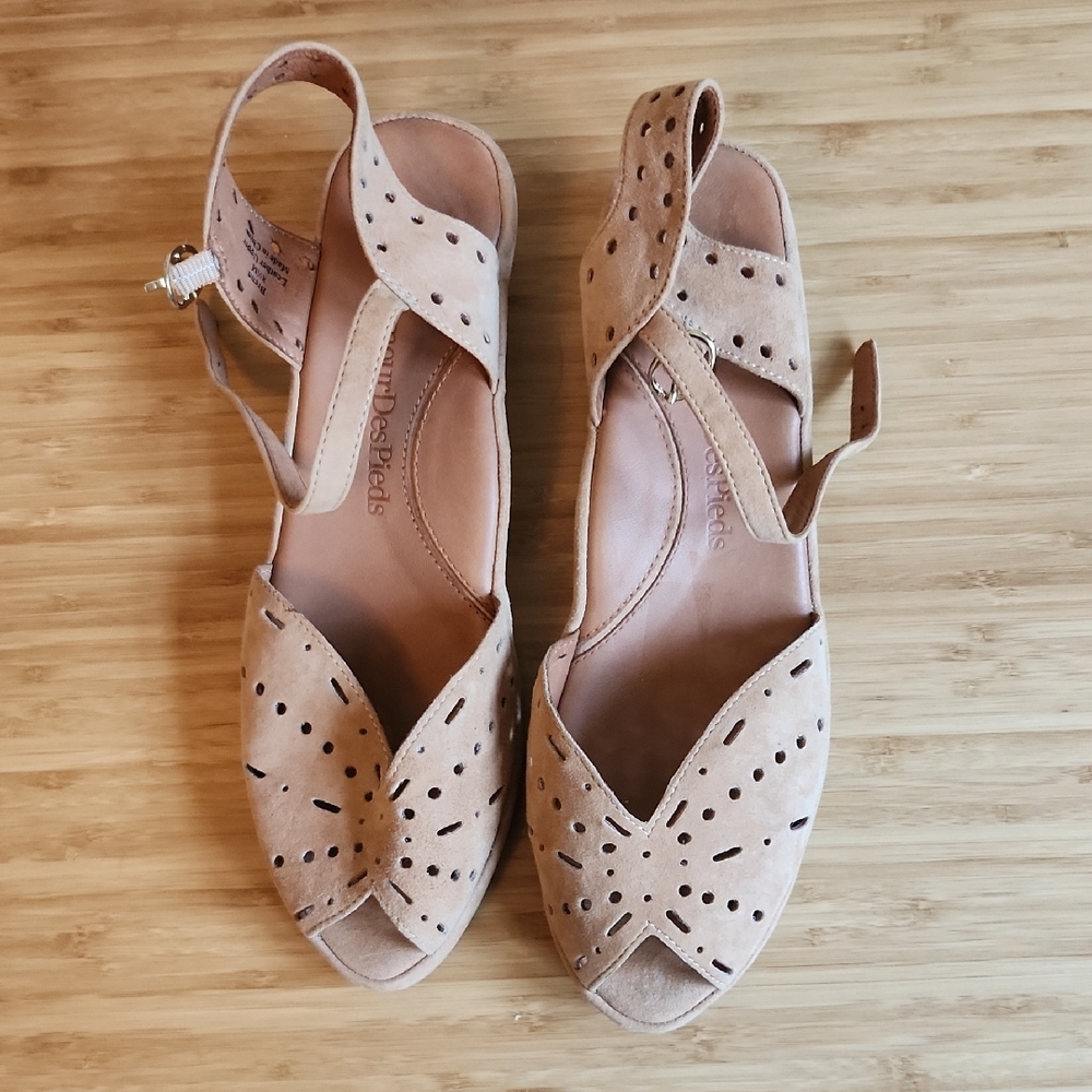 Tan Peep-Toe Brenn L'AMOUR DES PIEDS Sandals with Intricate Cutouts